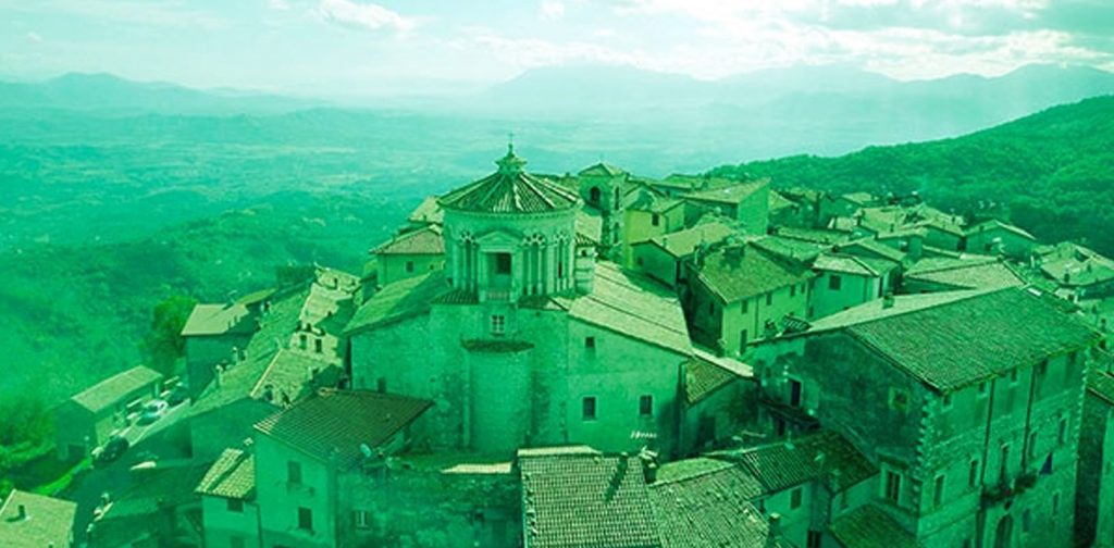 Oltre 400 partecipanti in poco più di una settimana, 50 domande e 25 fantastici premi.
Questi i numeri dell’iniziativa realizzata dal Comune di Capranica Prenestina che per fronteggiare un’estate tanto particolare come quella attuale ha voluto aggiungere ai consueti concerti sotto le stelle anche questo quiz virtuale divenuto virale e che sta appassionando partecipanti di ogni generazione (bambini, adulti e anziani).